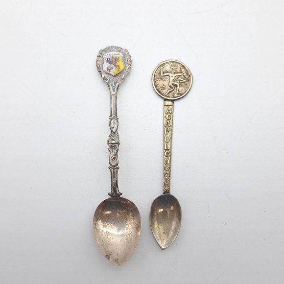5 Mixed Souvenir Spoons -The Vatican, Noel, Acaupolco, Isolabella, Mijas - Picture 4 of 11